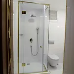 Mb Deluxe Hotel