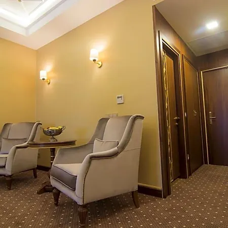 Hotel Mb Deluxe 4*