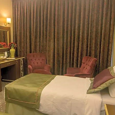 Mb Deluxe Hotel