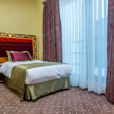 Mb Deluxe 4*