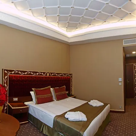 Mb Deluxe 4* Istanboel