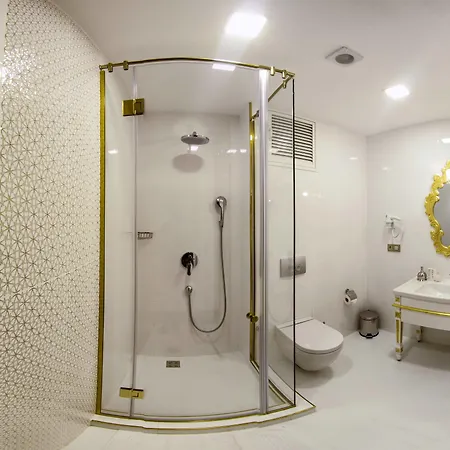 Mb Deluxe Hotel 4*
