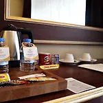 Mb Deluxe Hotell
