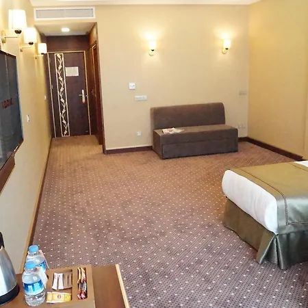 Hotel Mb Deluxe